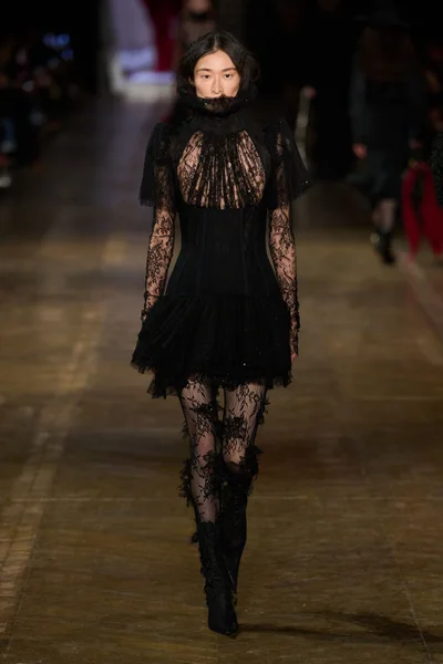 Look 12